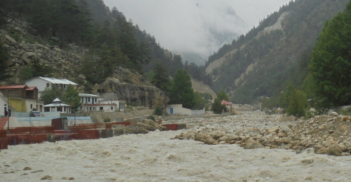 grey mountain during daytime