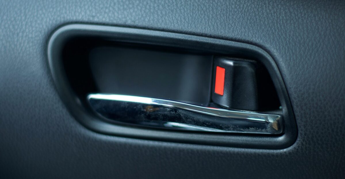 black car door handle bar