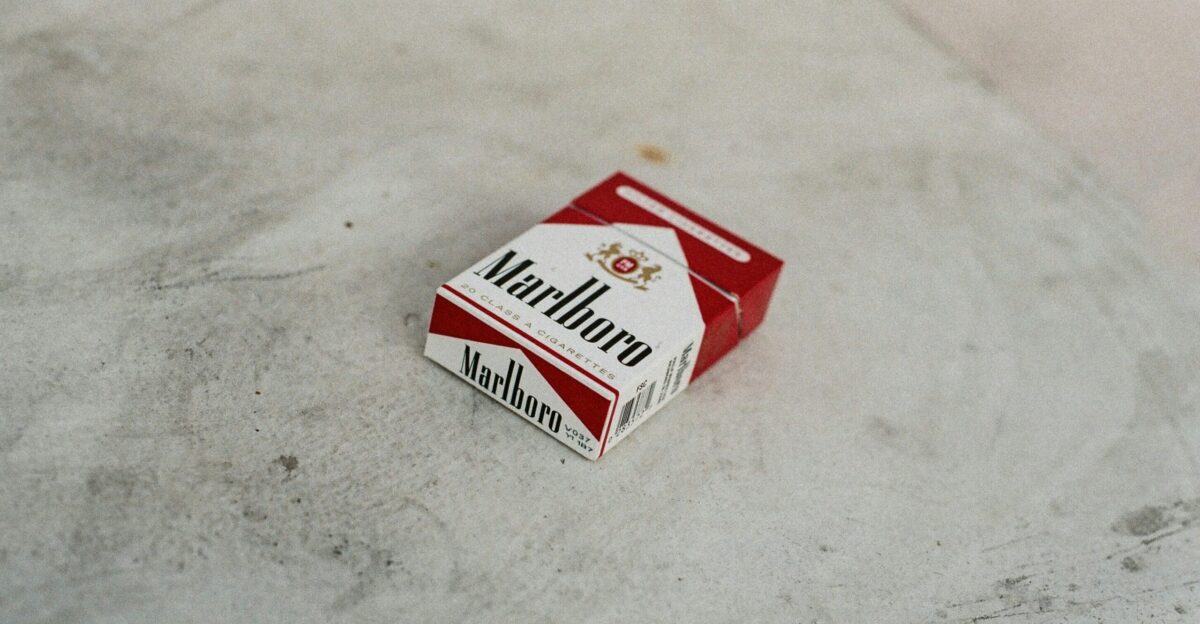 red and white marlboro cigarette pack