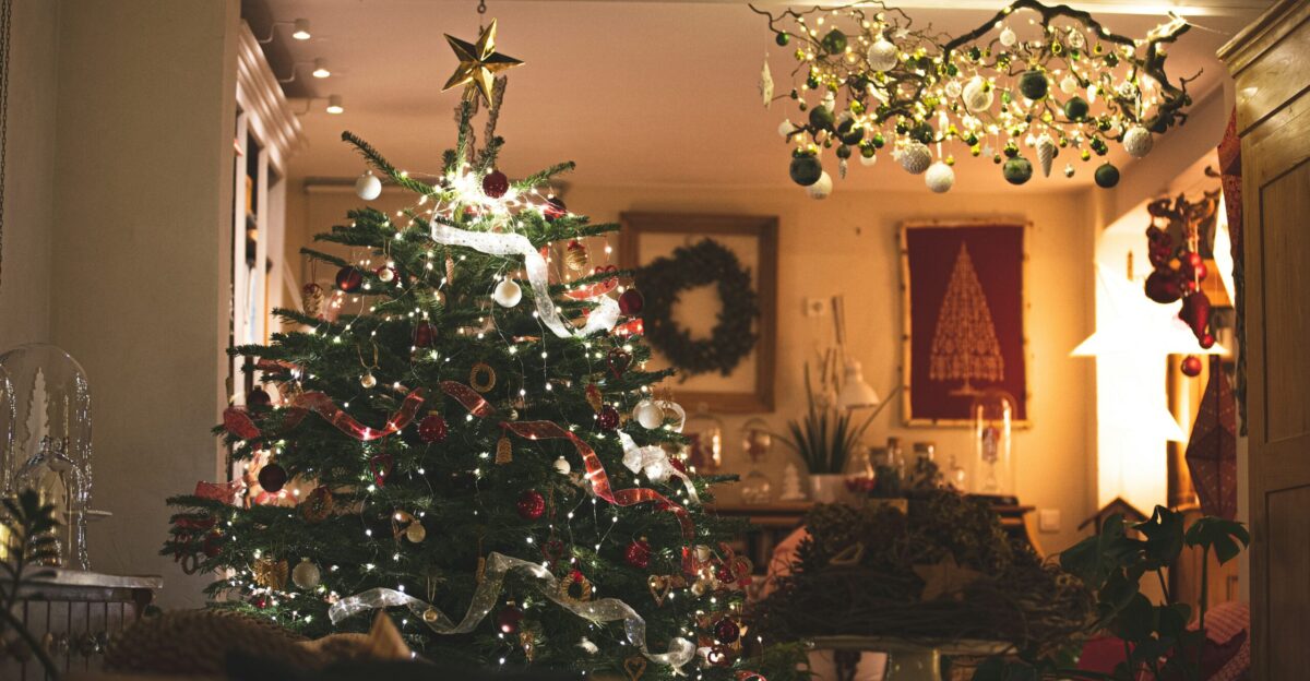 a decorated christmas tree in a living room