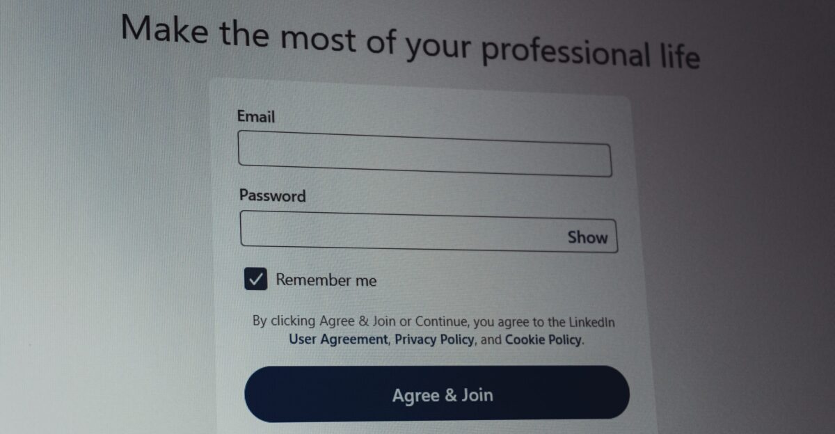 Linkedin login screen with email and password fields