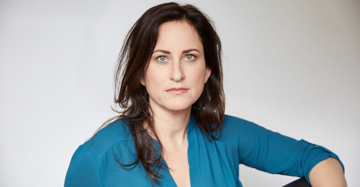 Headshot picture of director Alysa Nahmias taken at her home
