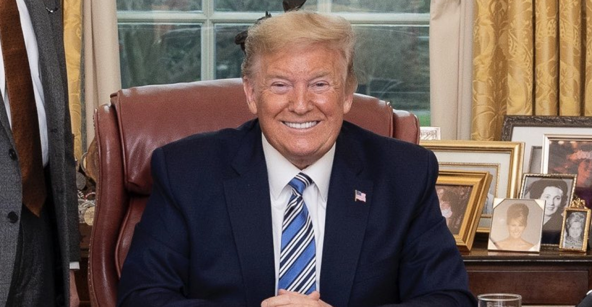 I met with @realDonaldTrump in the Oval Office at White House on March 11, 2020 at President’s request. I have not published photo earlier but thought today was good day to so do for context after leftist & Gannett attack article. Official White House Photo by Joyce N. Boghosian.