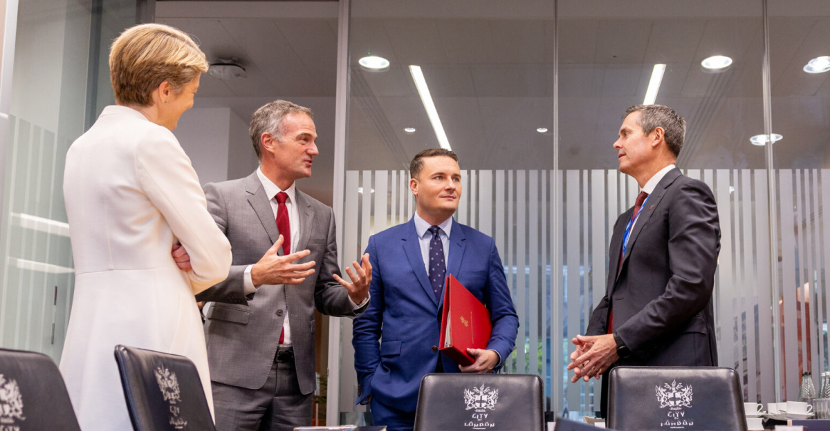 14/10/2024. London, United Kingdom. Rt Hon Peter Kyle MP Secretary of State for Science, Innovation and Technology and the Rt Hon Wes Streeting MP Secretary of State for Health and Social Care sign and MOU with David Ricks, CEO of Eli Lilly and Amanda Pritchard CEO of NHS England at the UK International Investment Summit at Guildhall. Picture by Alecsandra Dragoi / DSIT