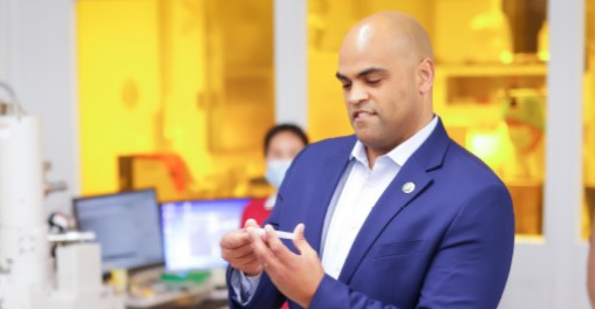 Senator Collin Allred posts: "In order to take full advantage of the CHIPS Act to create jobs in Texas and across the country, we must ensure these projects get approved in a timely manner. Proud to help introduce the bipartisan Building Chips in America Act to ensure the CHIPS Act delivers on its promise."