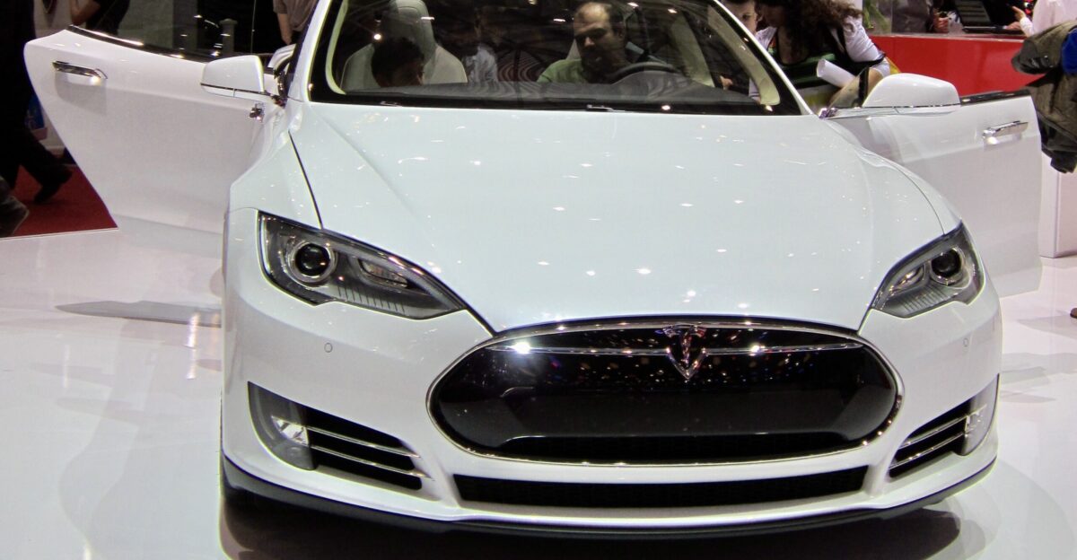 Tesla Model S Geneva 2014