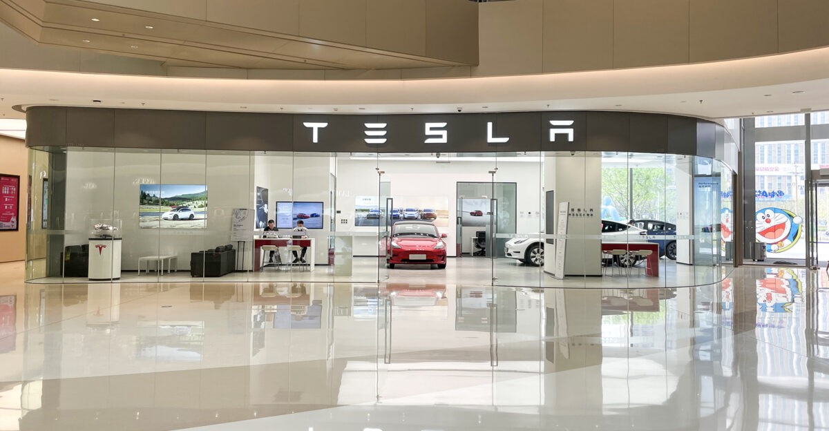 Tesla Showroom at Grand Plaza Zhengzhou Hi-Tech Zone
