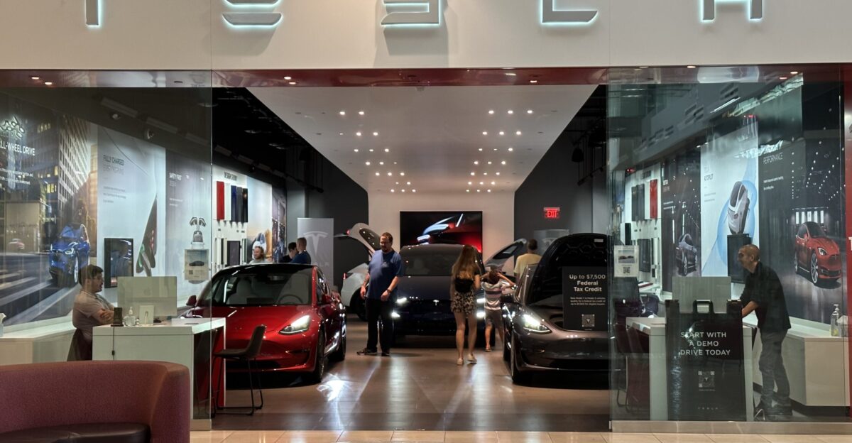 Tesla Showroom Dadeland Mall Miami Florida 9 June 2023