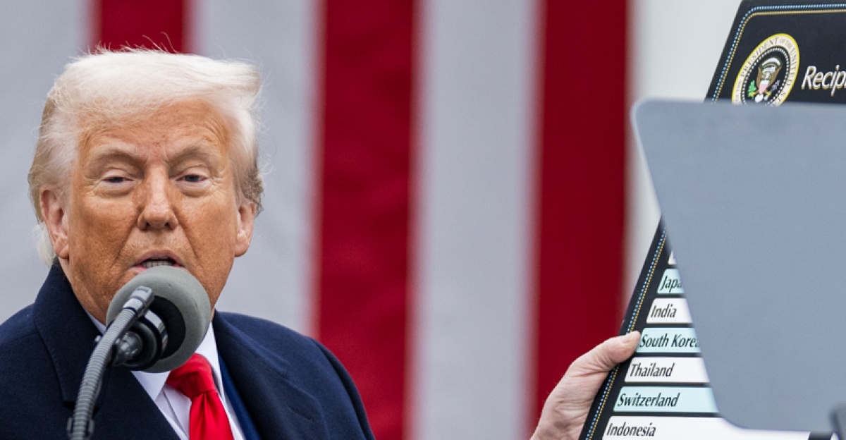 President Donald Trump signs an Executive Order on the Administration’s tariff plans at a “Make America Wealthy Again” event, Wednesday, April 2, 2025, in the White House Rose Garden. (Official White House Photo by Daniel Torok)
See also <a href="//commons.wikimedia.org/wiki/File:2025-April-02-Reciprocal_tariffs_(left_half).jpg" title="File:2025-April-02-Reciprocal tariffs (left half).jpg">File:2025-April-02-Reciprocal tariffs (left half).jpg</a>