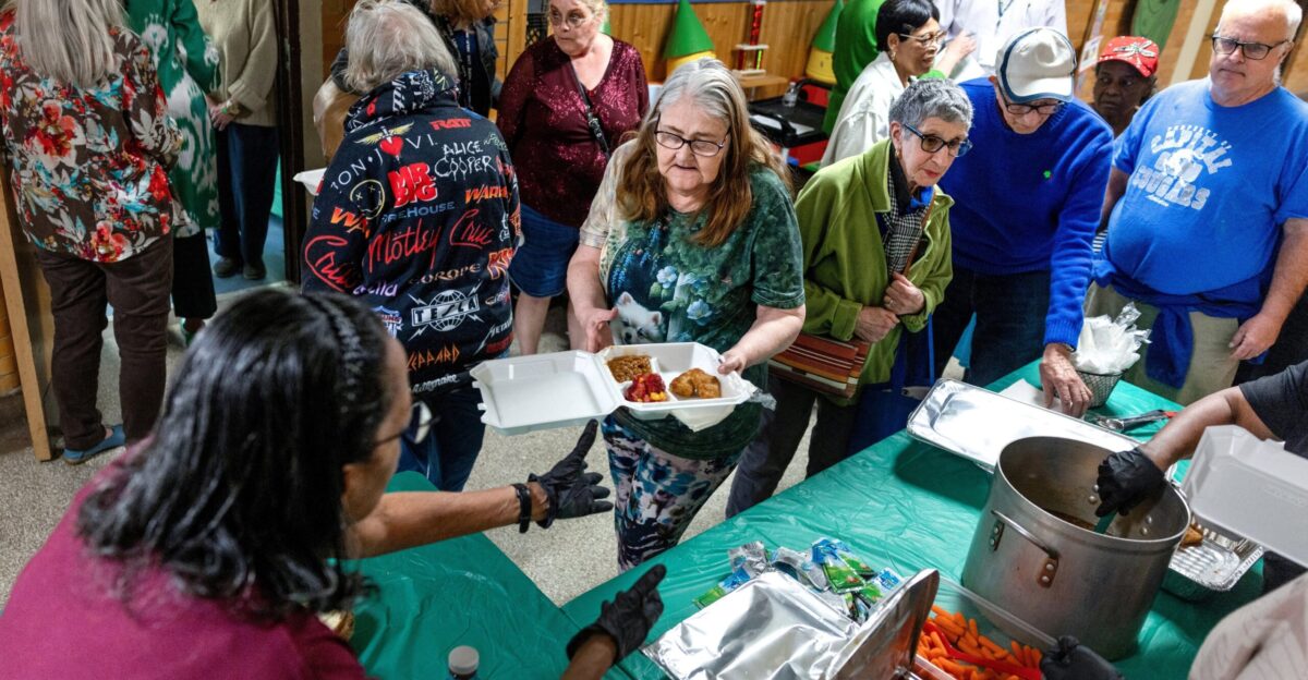 Food banks in US alarmed see surge in demand amid govt shutdown