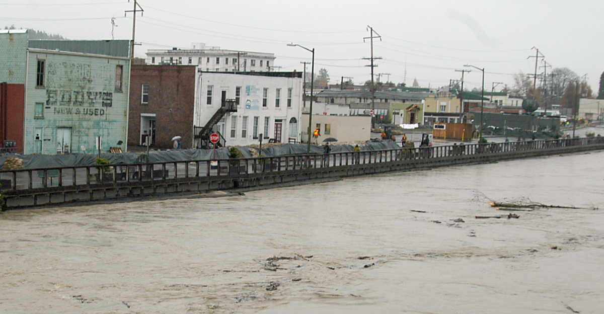 Mount Vernon, Wash. (Nov. 7, 2006) - Downtown Mount Vernon, Wash. braces for flooding from the rising Skagit river. Military bases in the region have been called to help as Western Washington continues to receive near-record rainfall with more rain expected. U.S. Navy photo by Mass Communication Specialist 1st Class Bruce McVicar (RELEASED)