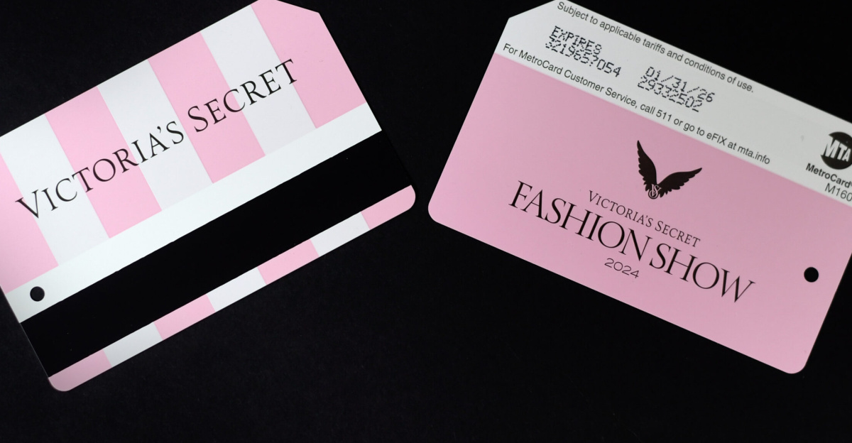 <p>Victoria’s Secret Fashion Show 2024 commemorative MetroCard on Monday, Oct 7, 2024.
</p>
(Marc A. Hermann / MTA)