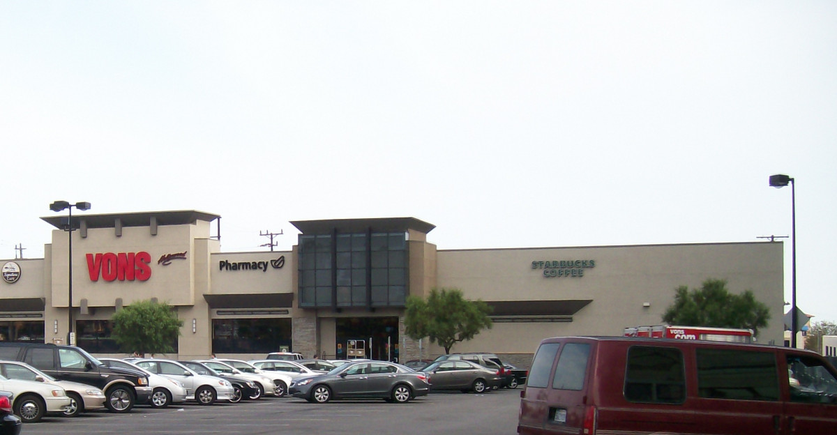 Exterior of the Vons store at 4520 Sunset Blvd in Los Angeles CA