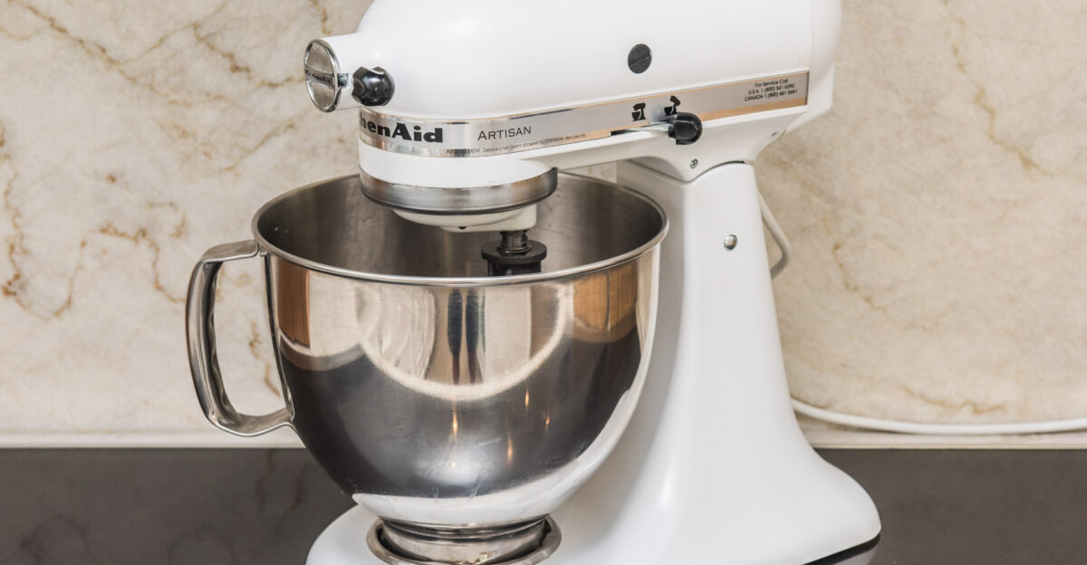 KitchenAid mixer model KSM150PSWH
