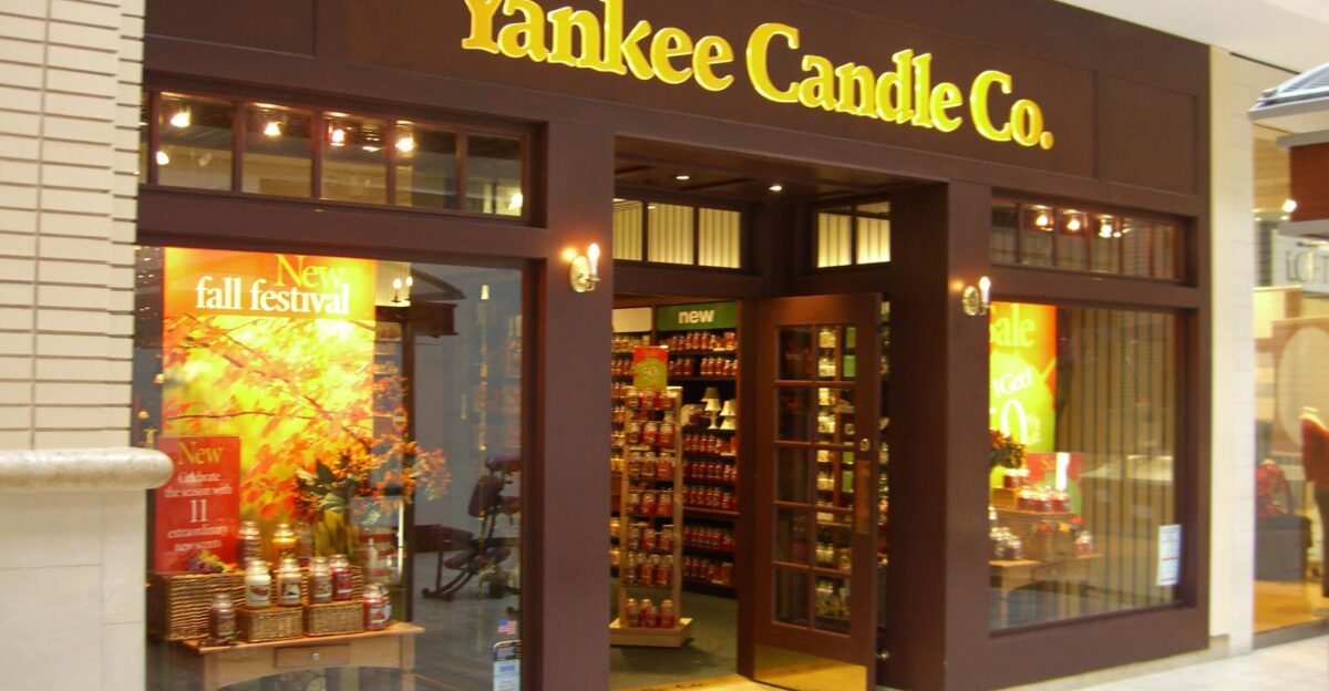 The en Yankee Candle store in the en Newport Center Mall in en Jersey City New Jersey Taken en October 1 en 2007 by Luigi Novi