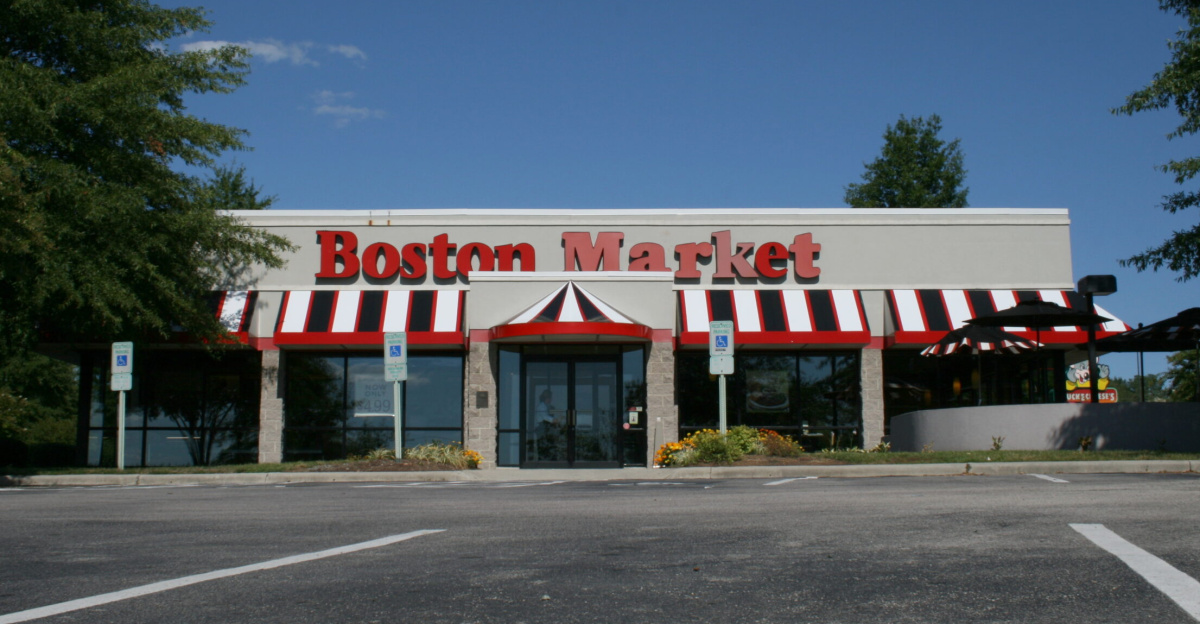 <a href="https://en.wikipedia.org/wiki/Boston_Market" class="extiw" title="w:Boston Market">Boston Market</a> in <a href="https://en.wikipedia.org/wiki/Durham,_North_Carolina" class="extiw" title="w:Durham, North Carolina">Durham, North Carolina</a>.