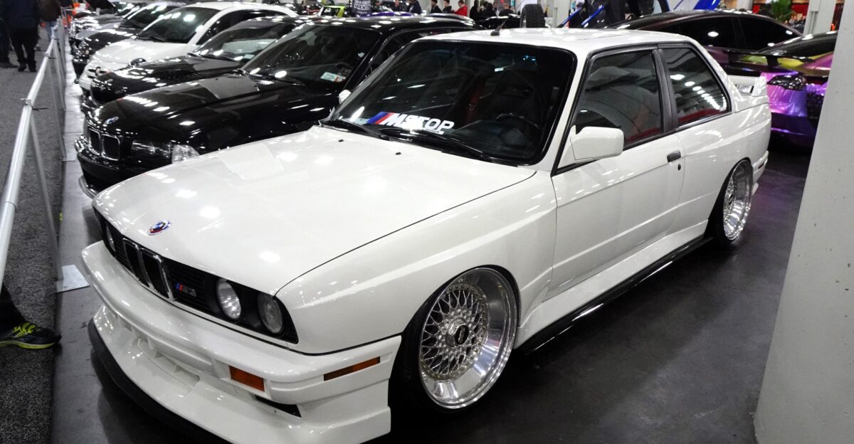 Production 1986 - Generation First 1986 - 1991 Engine 2 3 litre R4 petrol Power 195 PS Gearbox 5 speed manual Layout front engine rear drive