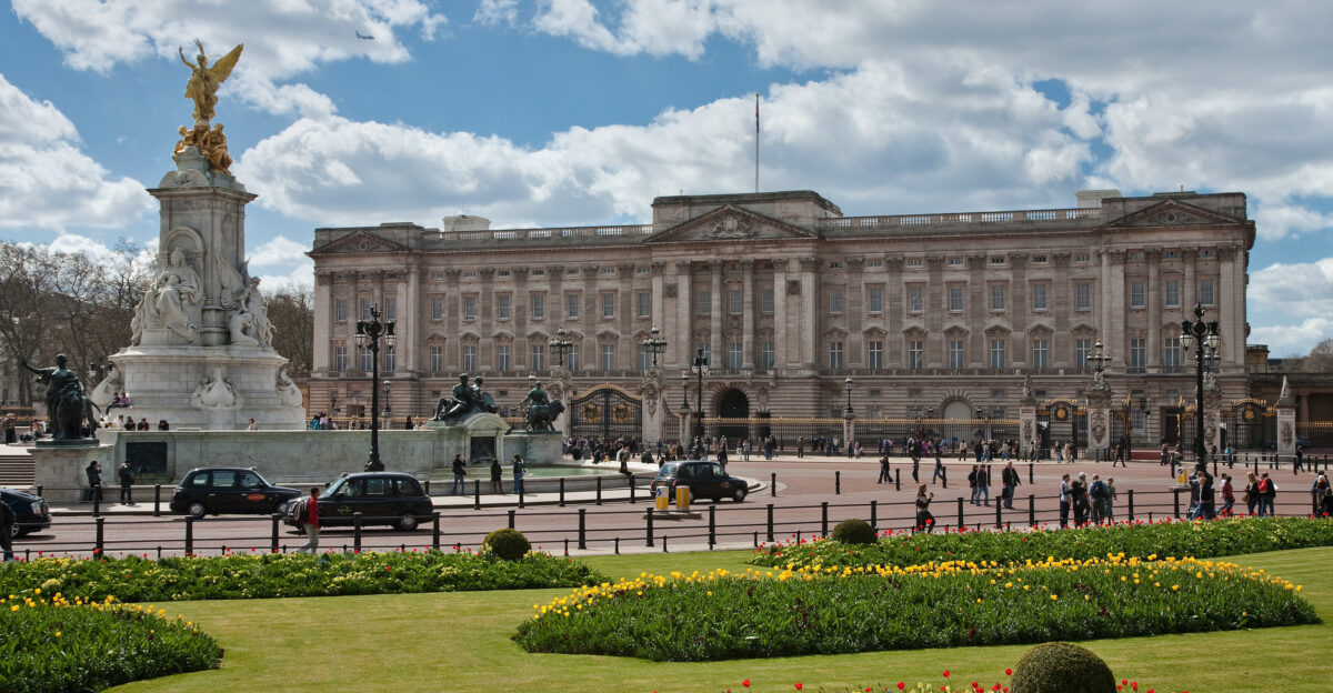 Buckingham Palace in London England taken by myself with a Canon 5D and 24-105mm f 4L IS lens