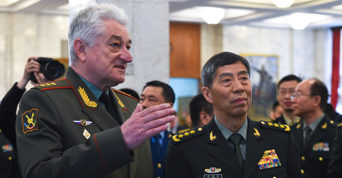 Военная делегация Китайской Народной Республики во главе с министром обороны генерал-полковником Ли Шанфу в ходе официального визита в Россию посетила Военную академию Генерального штаба Вооруженных Сил Российской Федерации.