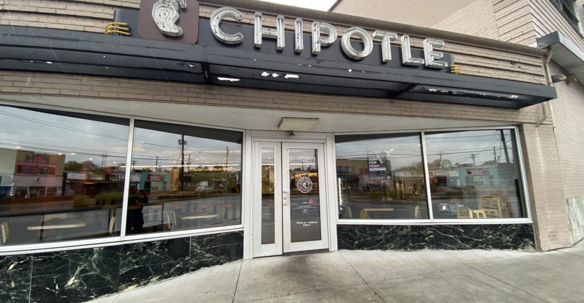 This is a Chipotle restaurant in Woodmoor Maryland in September 2023