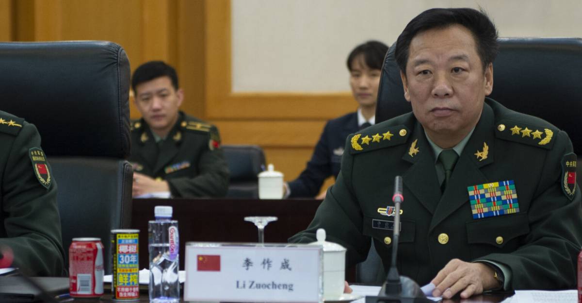 BEIJING (Jan. 15, 2019) Chief of Naval Operations (CNO) Adm. John Richardson meets with Chief of Staff of the Joint Staff Department under China’s Central Military Commission (CMC) Gen. Li Zuocheng and other senior Chinese defense officials in Beijing. Richardson is on a three-day visit to Beijing and Nanjing to continue the ongoing dialog between the two militaries and encourage professional interactions at sea, specifically addressing risk reduction and operational safety measures to prevent unwanted and unnecessary escalation. (U.S. Navy Photo by Chief Mass Communication Specialist Elliott Fabrizio/Released)
