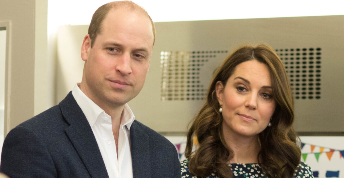 The Duke and Duchess Cambridge joined a Commonwealth Big Lunch at St Luke's Community Centre in Islington, London on 22 March 2018. The Centre hosts a “Big Lunch” every year as part of the Eden Project's Big Lunch initiative. The event aims to encourage as many people as possible to have lunch with members of their community once a year to share food and encourage friendship. Commonwealth Big Lunches are part of the official celebrations leading up to the Commonwealth Heads of Government Meeting.<a rel="nofollow" class="external text" href="https://www.royal.uk/duke-and-duchess-cambridge-celebrate-commonwealth">information source</a> (<i><a rel="nofollow" class="external text" href="https://web.archive.org/web/20190123040104/https://www.royal.uk/duke-and-duchess-cambridge-celebrate-commonwealth">archived</a></i>)