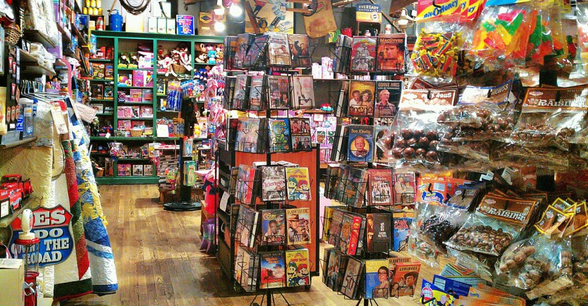 In Owasso OK I really like the vivid colors here My woman and I had a nice meal with great service here on Saturday