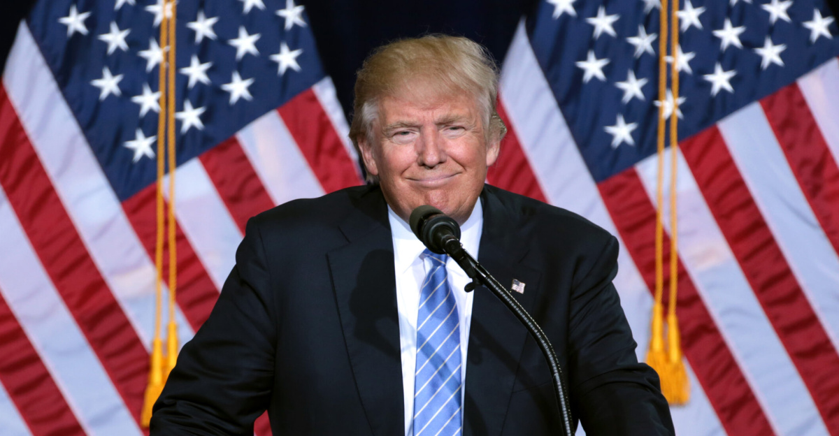 <a href="https://en.wikipedia.org/wiki/Donald_Trump" class="extiw" title="w:Donald Trump">Donald Trump</a> speaking at an immigration policy speech in Phoenix, Arizona.