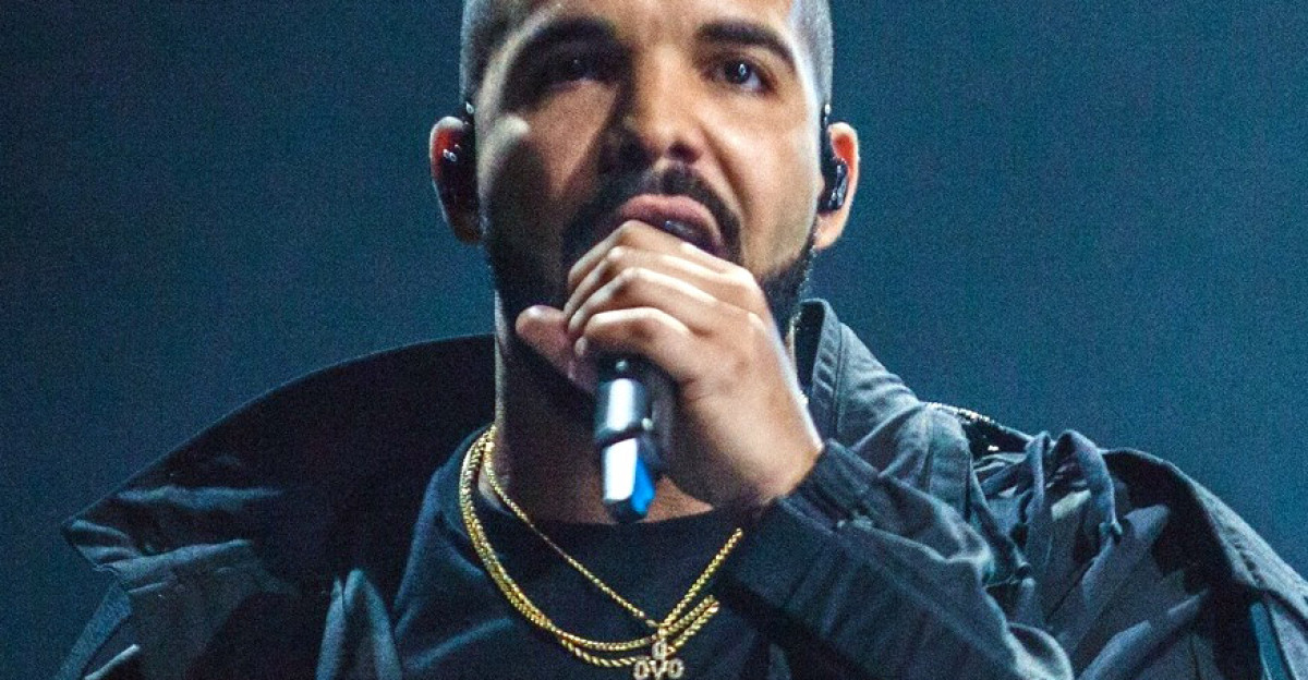 Drake performing in July 2016