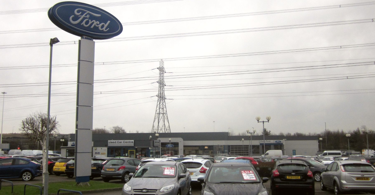Ford dealership, Glasshoughton <span class="mw-valign-text-top" typeof="mw:File/Frameless"><a href="//commons.wikimedia.org/wiki/File:Ford_dealership,_Glasshoughton_-_geograph.org.uk_-_3830026.jpg#ooui-php-4" title="Edit this at Structured Data on Commons"><img decoding=