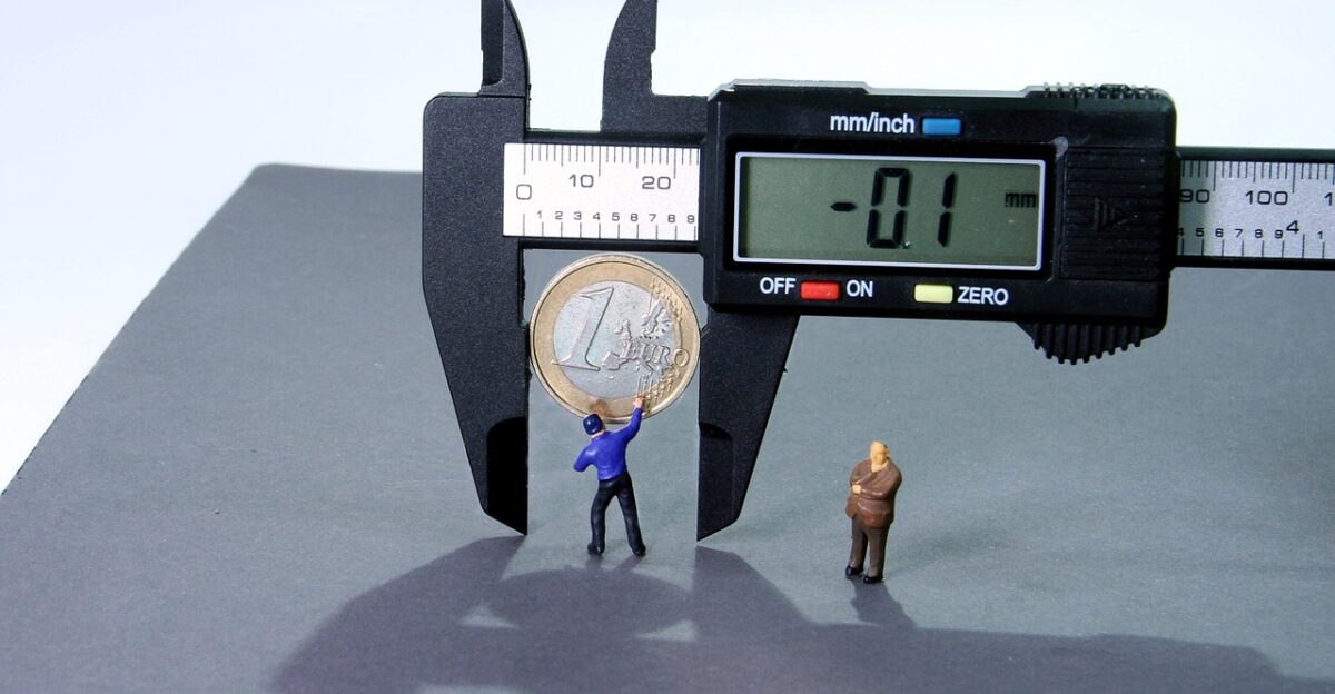 calipers minus interest miniature figures 1 euro money devaluation digital millimeter minus inflation review calliper measuring technology interest charges precision interest rate currency coin purchasing power worth monetary value security miniature creative model construction figure inflation inflation interest rate interest rate interest rate interest rate interest rate
