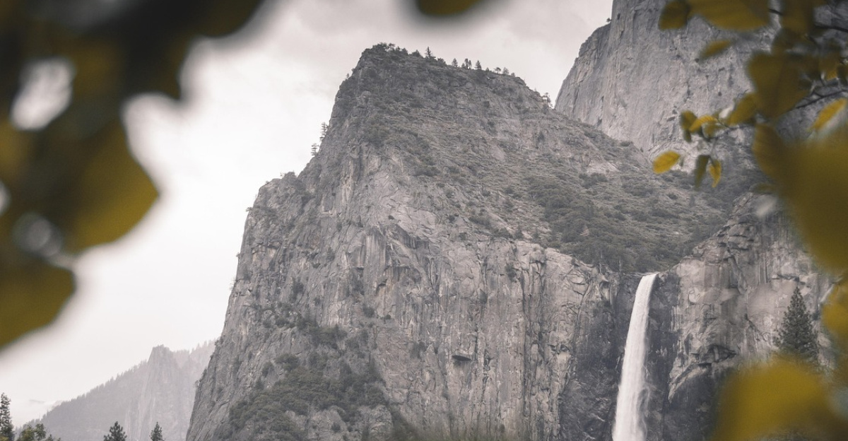 yosemite, nationalpark, california, utah, nevada, arizona, usa, america, rock, nature, landscape, travel, scenic, blue sky, blue, canyon, sky, geology, sand, formation, trail