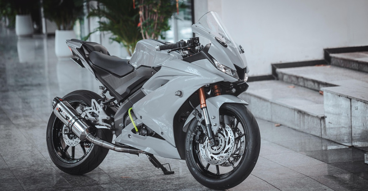 motorcycle yamaha dealership wheels exhaust