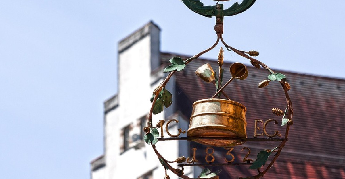 brewery inn nasal shield sign golden figurehead inn sign