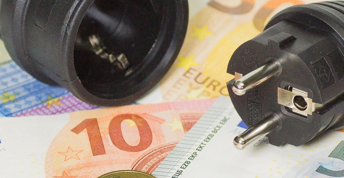 electricity, save electricity, power saving, energy, save energy, energy saving, plug, money, energy crisis, energy consumption, energy transition, power consumption, cost explosion, sustainability, blackout, power failure, electricity price brake, save electricity, save electricity, save energy, energy saving, energy saving, energy crisis, energy crisis, energy crisis, energy crisis, energy crisis, energy consumption, energy consumption, power consumption, blackout