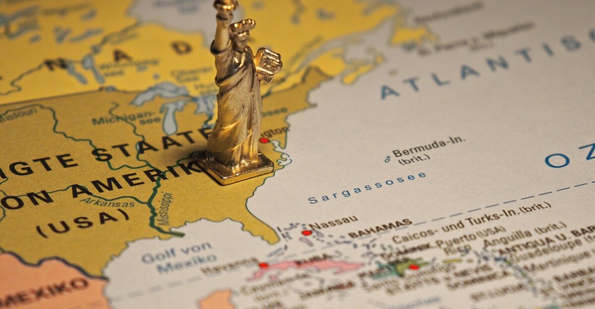 statue of liberty united states map usa map miniature america new york close up macro map of the world