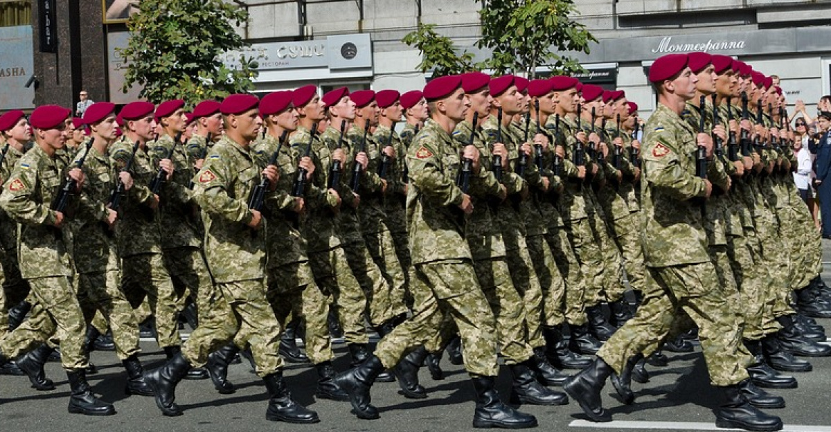 parade, military, ukrainian, capital, kyiv, street, men, moving, marching, army, review, national, guard, celebration, holiday, independence day, ukraine, uniform, performance, forces, armed, camouflage, soldiers, troops, men in uniform