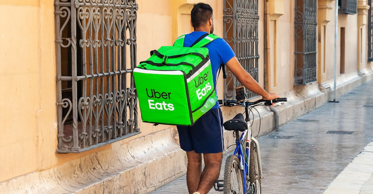 uber eats, delivery, courier, parcel, box, service, deliver, delivering, pizza, order, package, street, green, uber eats, uber eats, uber eats, uber eats, uber eats, delivery