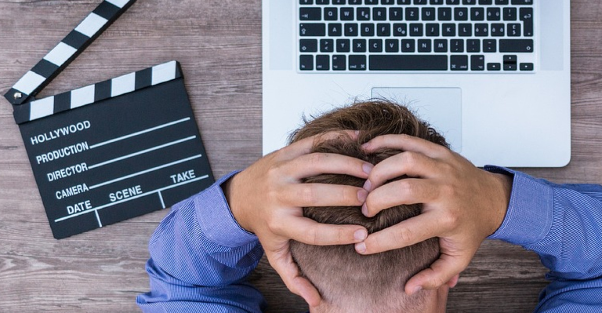 blogger, screenwriter, desperate, unimaginative, uncreative, writer's block, thinking blockade, hair-tearing, headache, workplace, unmotivated, desk, home office, computer, office, macbook, mockup, exhausted, profession, work, resigned, writer, multimedia, graphic design, media specialist, young man, employees, entrepreneur, author, programmer, frustration, frustrated, resignation, the media, media-creating, burnout, headache, headache, computer, computer, office, work, work, work, work, work, writer, frustration, frustrated, burnout