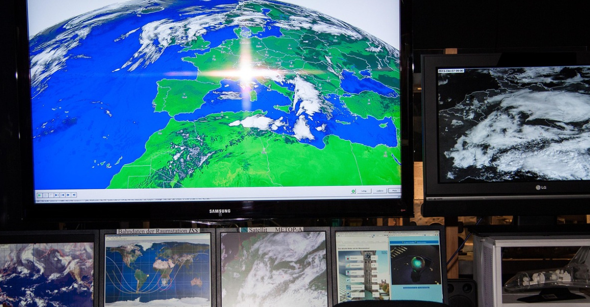 meteosat, weather satellite, workplace, meteorologist, weather observation, cloud formation, high, deep, data evaluation, data monitoring, screens, globe, satelittenfilm, climatology, geostationary weather satellite, european, organization, eumetsat, esa, since 1977, weather information, geostationary position, at 0 °, geographic length, earth distance, mission control, above the equator, meteorology, earth science, computer, meteorologist, meteorologist, meteorologist, meteorologist, mission control, mission control, mission control, mission control, mission control, meteorology, meteorology