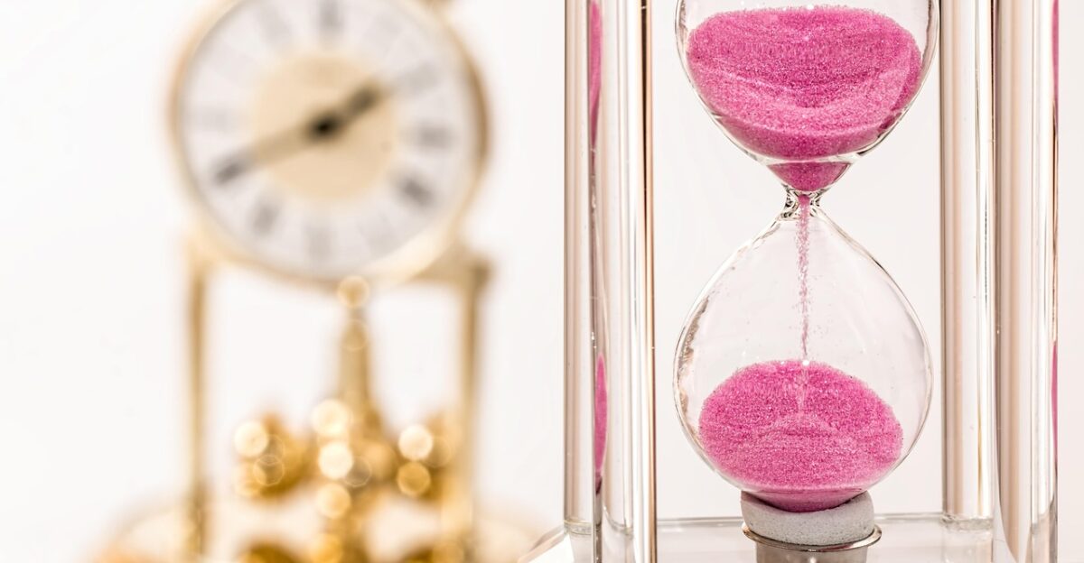 hourglass clock time deadline hour rush hurry minute late seconds measure age time passing getting older accurate sands of time measurement reminder appointment countdown urgency schedule urgent aging retro organize plan time management egg timer clock time deadline reminder countdown countdown schedule time management time management time management time management time management