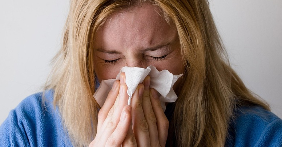 woman, blow, blowing, nose, blond, female, model, person, people, face, ill, allergy, hospital, disease, white, medicine, sick, flu, protection, virus, sickness, winter, antiviral, handkerchief, corona, nose, allergy, allergy, sick, sick, sick, sick, sick, flu, flu