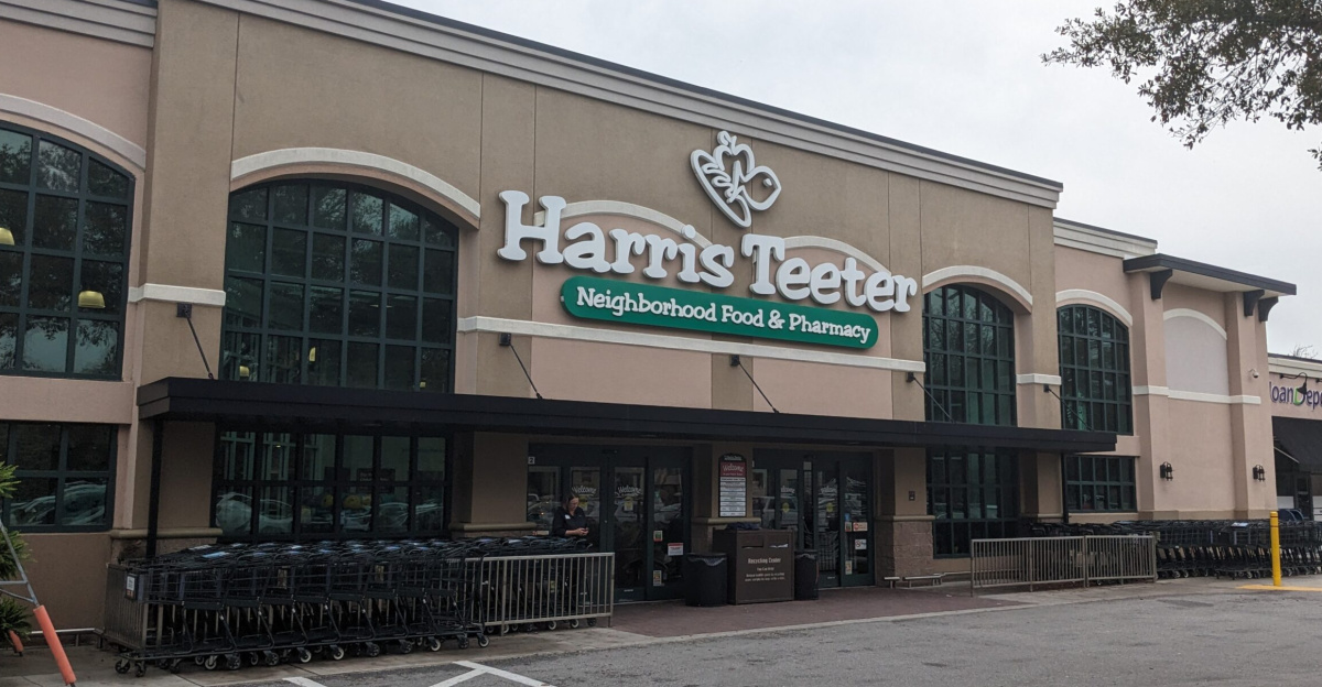 Exterior view; this is the only Kroger-affiliated store in the state of Florida, outside the delivery-only warehouses