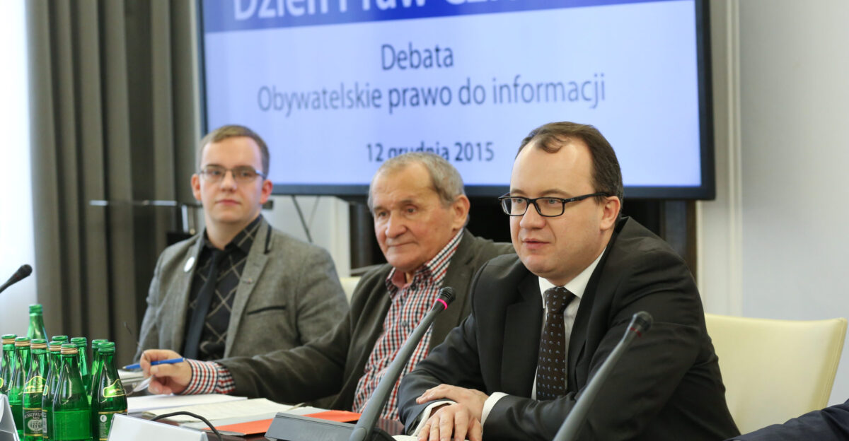 Bartosz Wilk Henryk Wujec i Adam Bodnar podczas Dnia Praw Cz owieka w Senacie RP