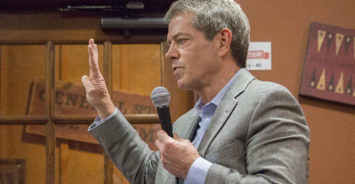 Nebraska gubernatorial candidate Jim Pillen speaks to guests at a Pizza Ranch in Omaha Please attribute to Right Cheer if used elsewhere