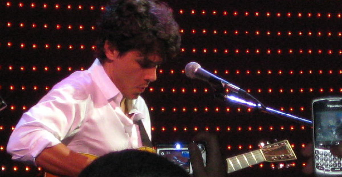 John Mayer performing live at WES Conference 2008.
