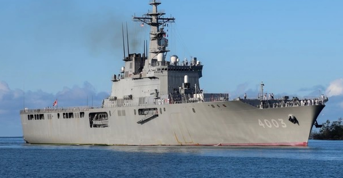 RIMPAC2024に参加するため、パールハーバーに入港する海上自衛隊輸送艦「くにさき」