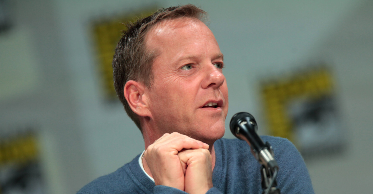 <p>Kiefer Sutherland speaking at the 2014 San Diego Comic Con International, for "24: Live Another Day", at the San Diego Convention Center in San Diego, California.
</p>
Please attribute to Gage Skidmore if used elsewhere.
