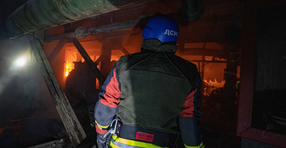 State Emergency Service of Ukraine eliminates the consequences of Russian missile strikes on Kyiv in the morning of 9 March 2023. A critical infrastructure facility was damaged in Holosiivskyi District. In Sviatoshynskyi District, 5 cars caught fire from the fragments of a missile and 3 people were injured.