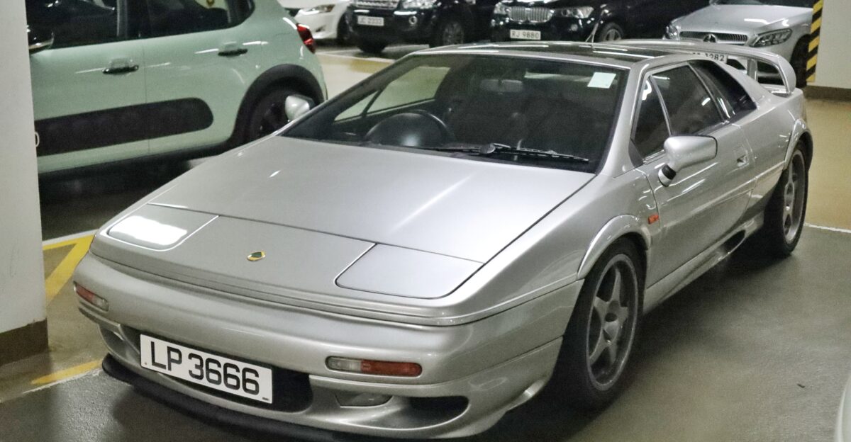Lotus Esprit V8